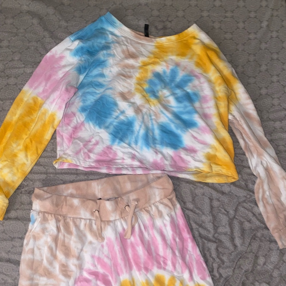 Cute tie dye outfit